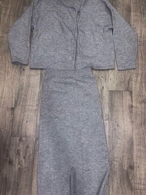 Heather Gray Knit Two-Piece Set - Cozy Sweater and Skirt